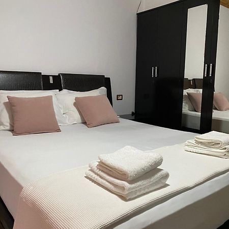 Bertis Guest House Gjirokastër Dış mekan fotoğraf