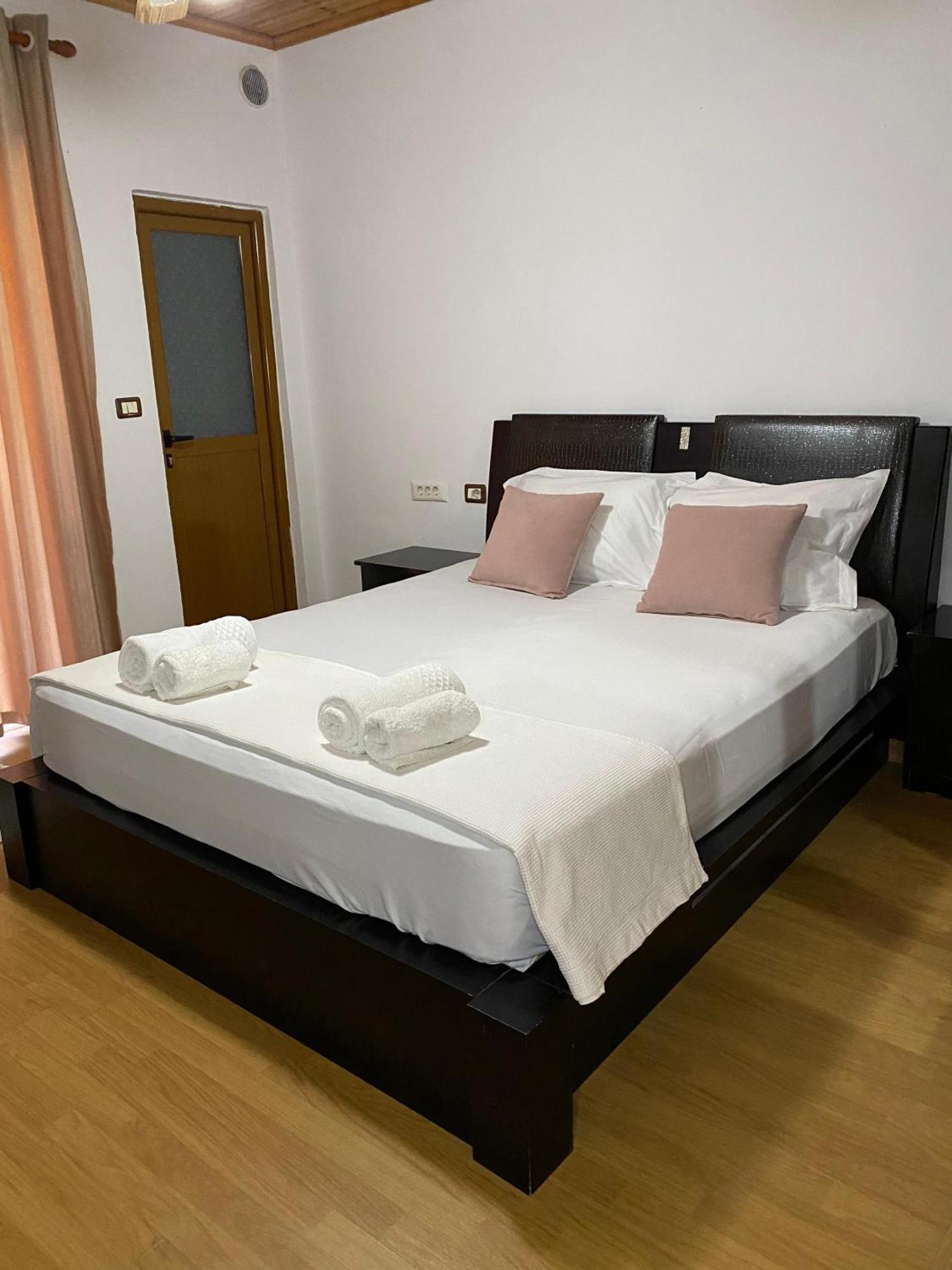 Bertis Guest House Gjirokastër Dış mekan fotoğraf