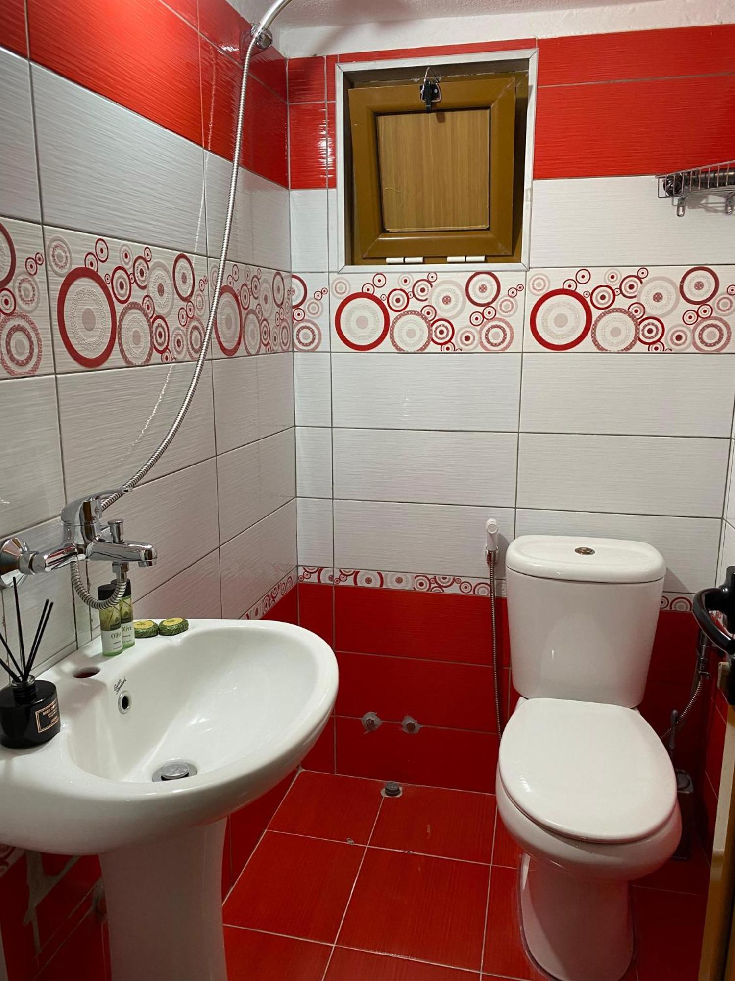 Bertis Guest House Gjirokastër Dış mekan fotoğraf
