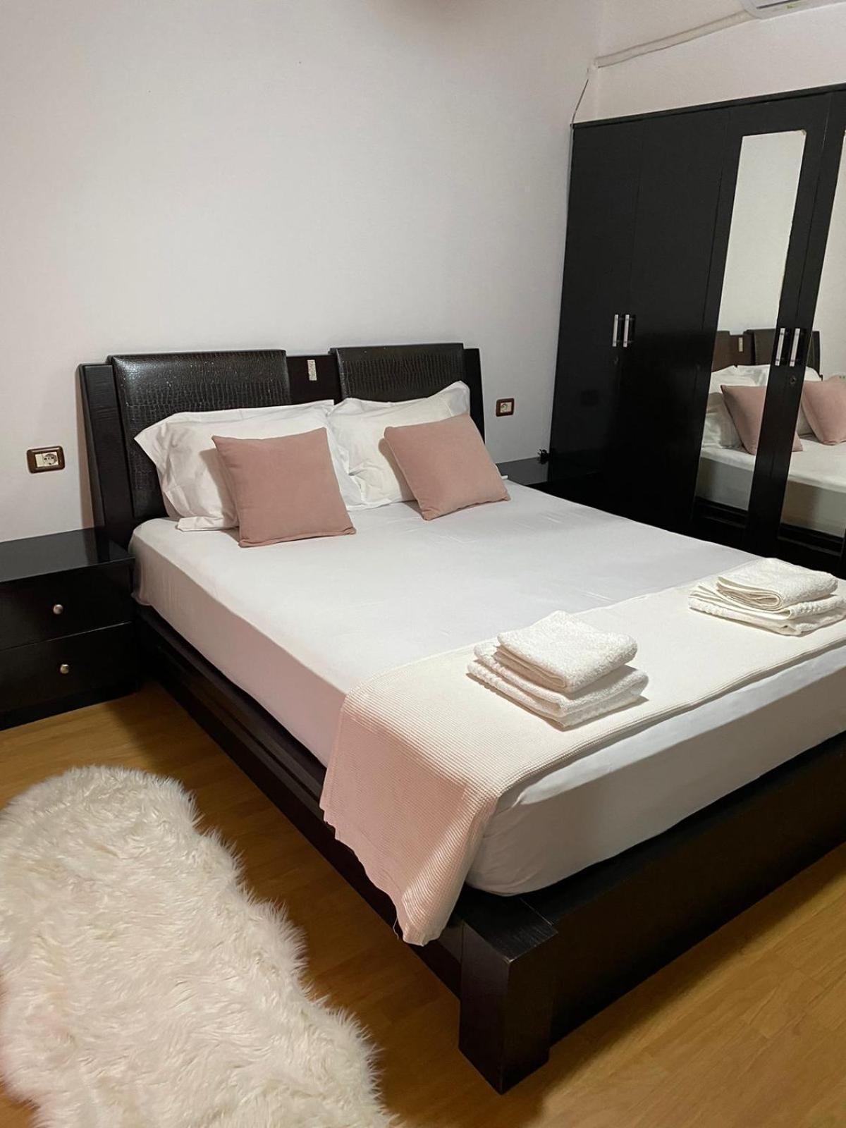 Bertis Guest House Gjirokastër Dış mekan fotoğraf