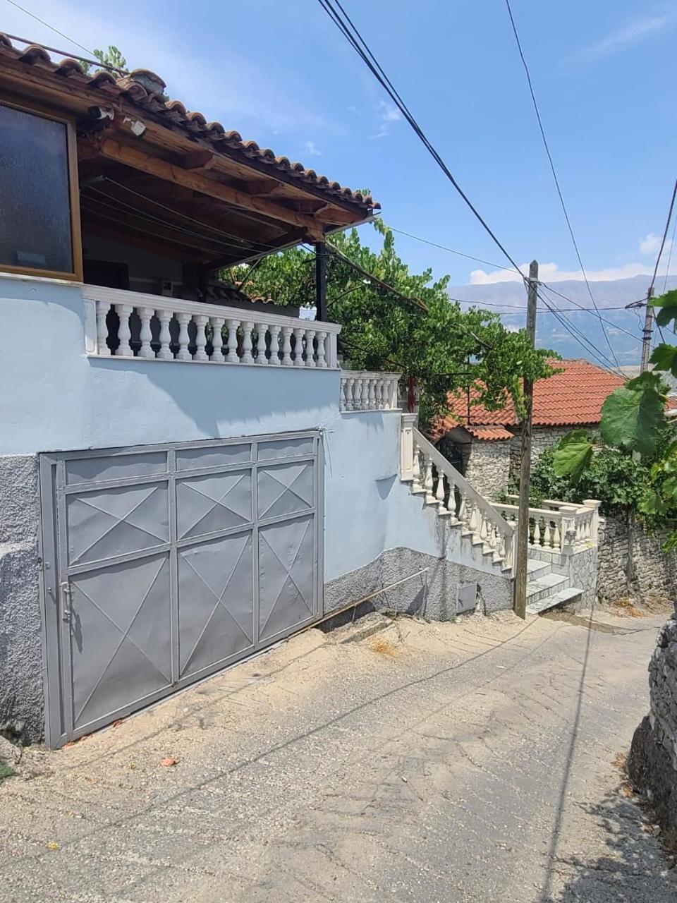 Bertis Guest House Gjirokastër Dış mekan fotoğraf